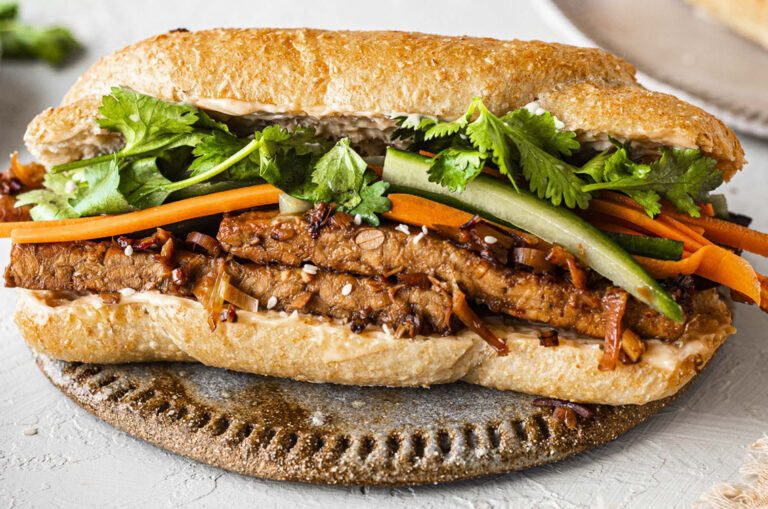 Lemongrass Tempeh Bánh mì - Vegan Recipe