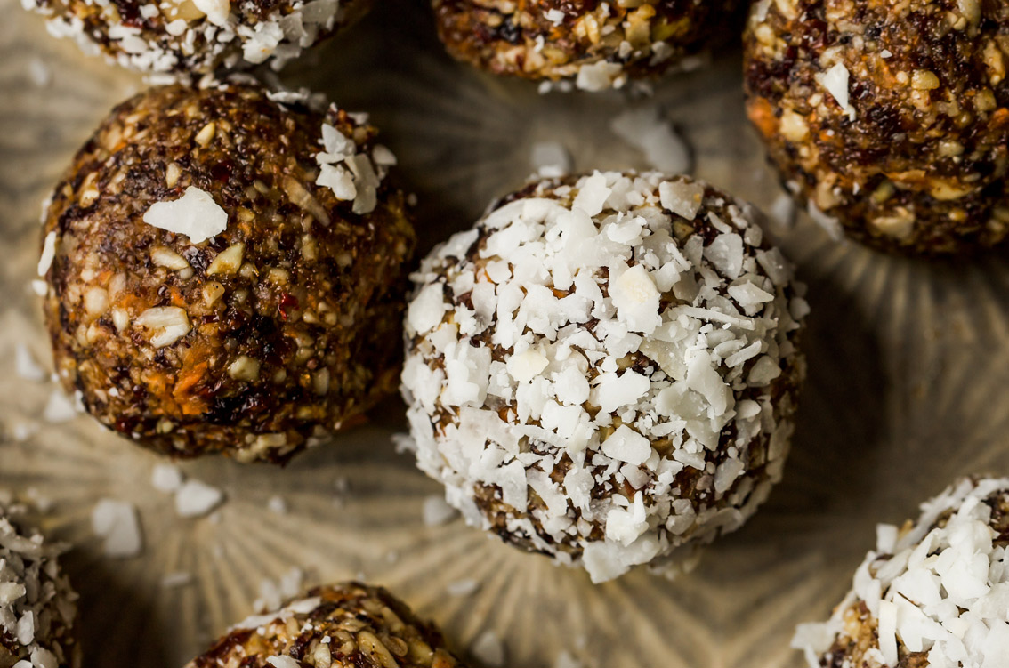 Carrot cake bliss balls